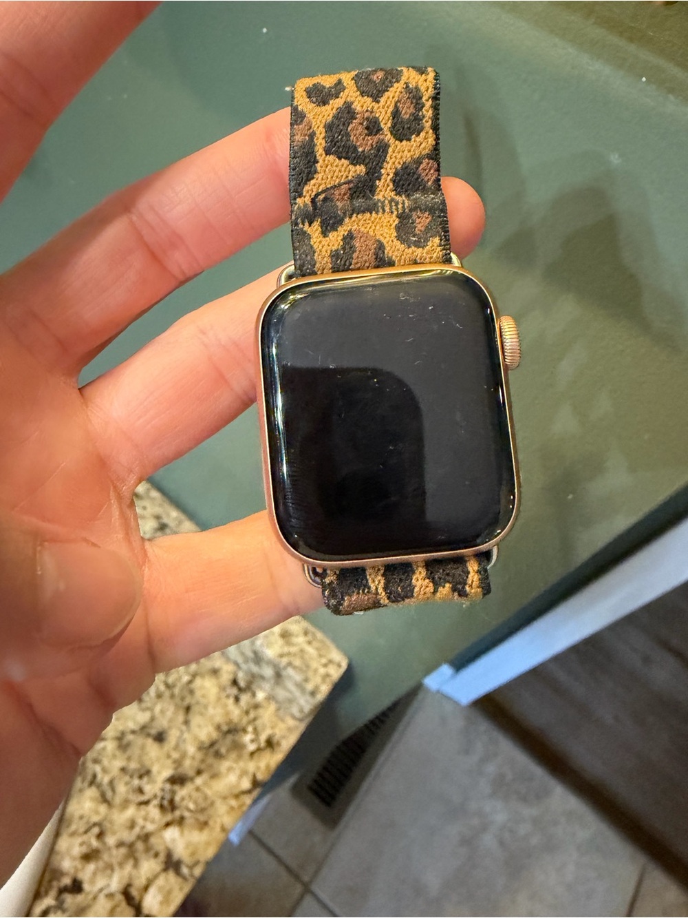 Apple Watch Series 6 40mm in rose gold